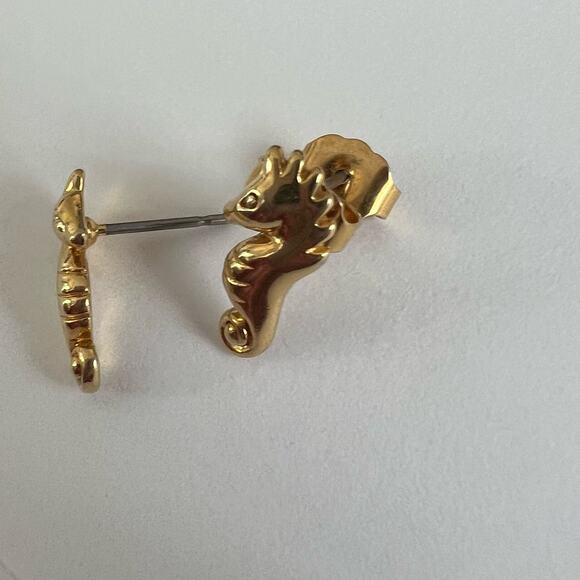 Vintage Gold Seahorse Post Earrings - Picture 5 of 6